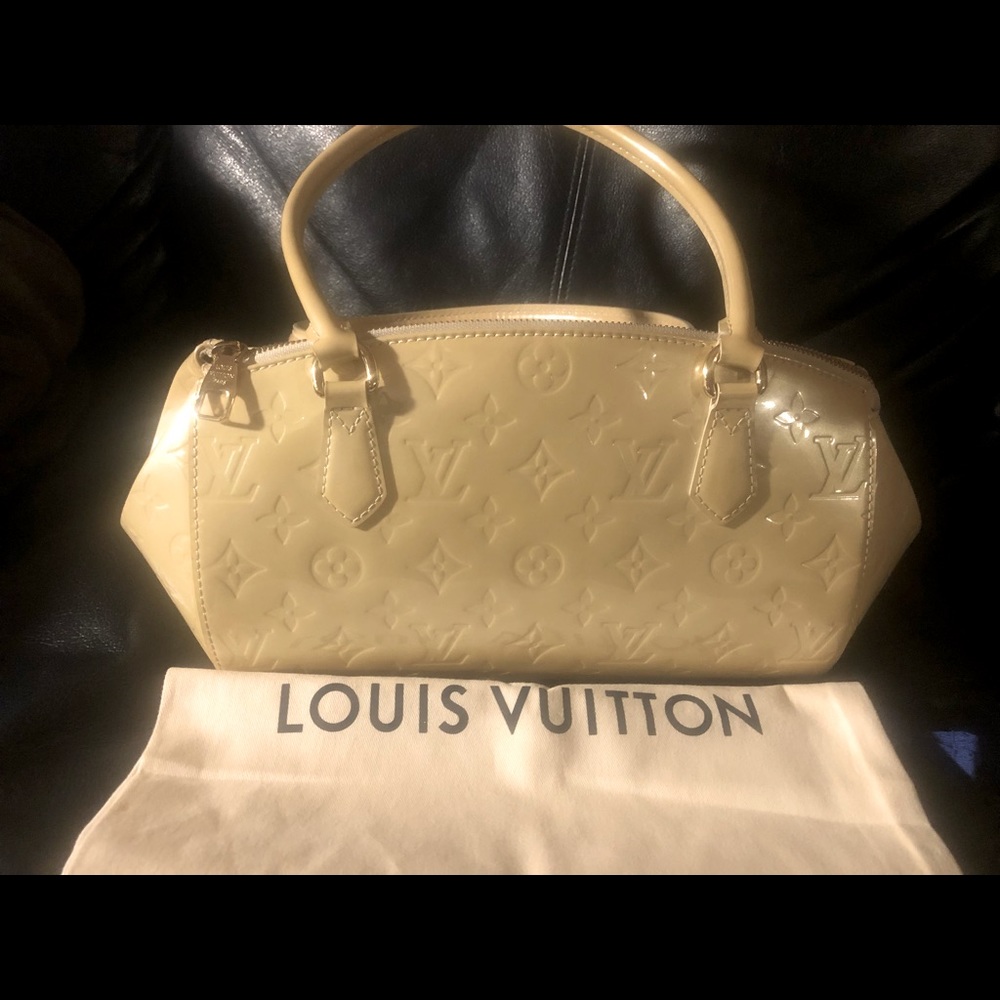 Authentic Louis Vuitton Sherwood Creme Corail Monogram Vernis Pm Bag Satchel